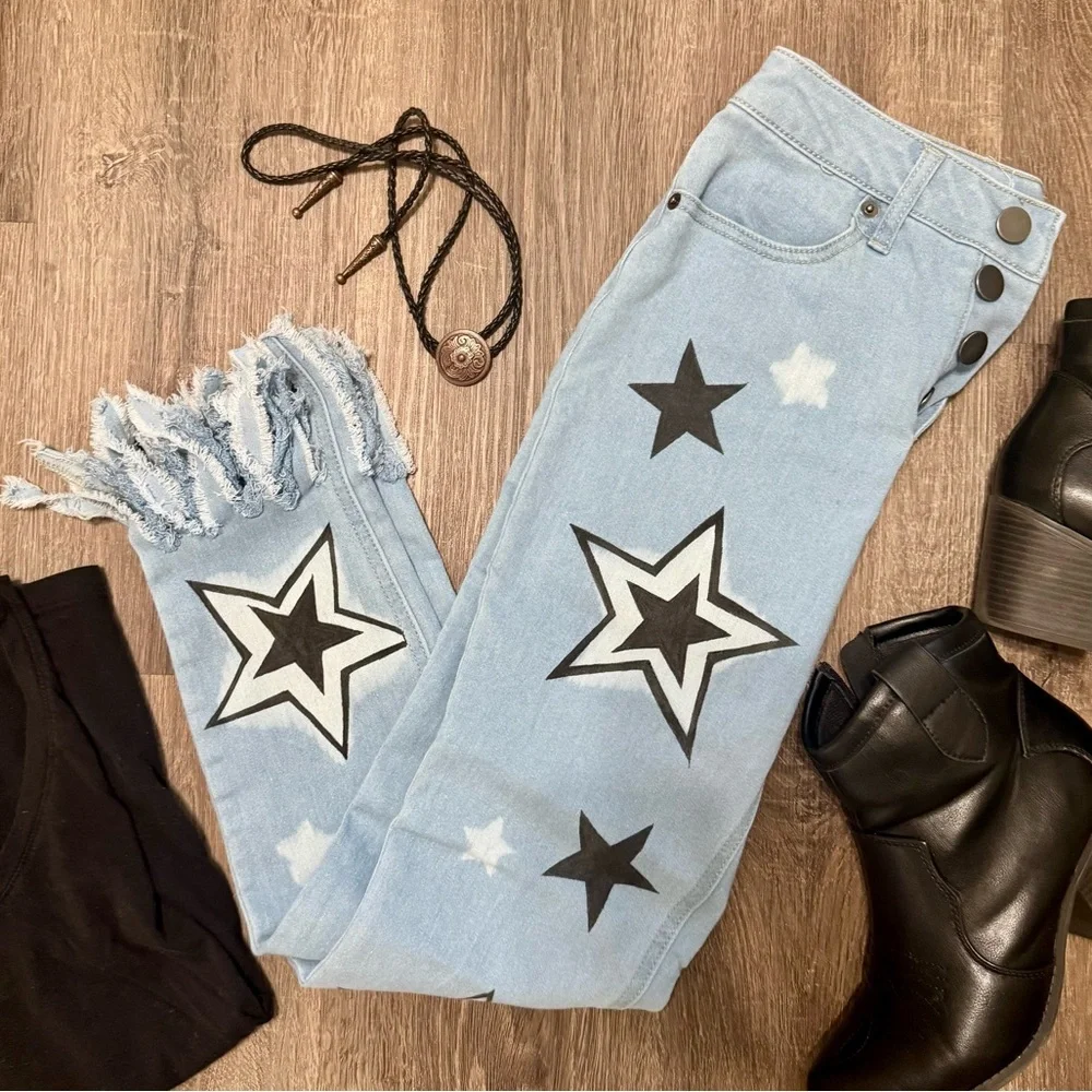 Custom hand-painted jeans - Picture 5 of 13